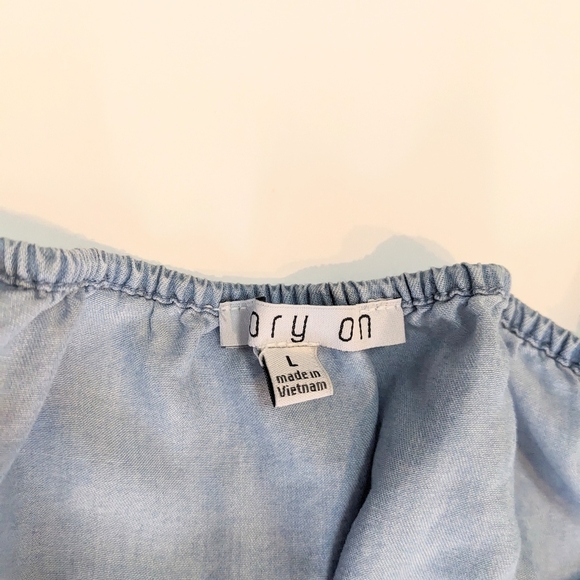 Story On Women's Blue Ruched Puff Sleeve Cropped Blouse - Picture 5 of 8